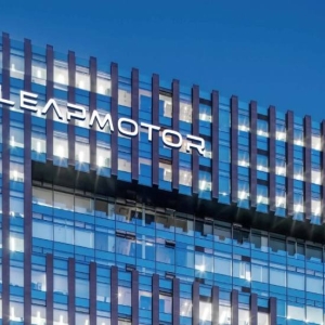 零跑汽车高管斥资过亿增持股份，提前达成2025年销售目标