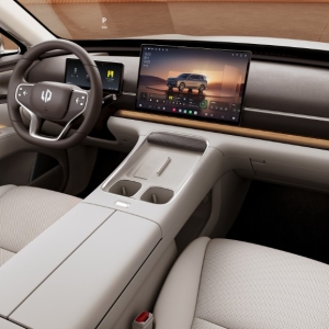 从内饰看实力：零跑D19多项细节全曝光，主打多屏交互与智慧座舱